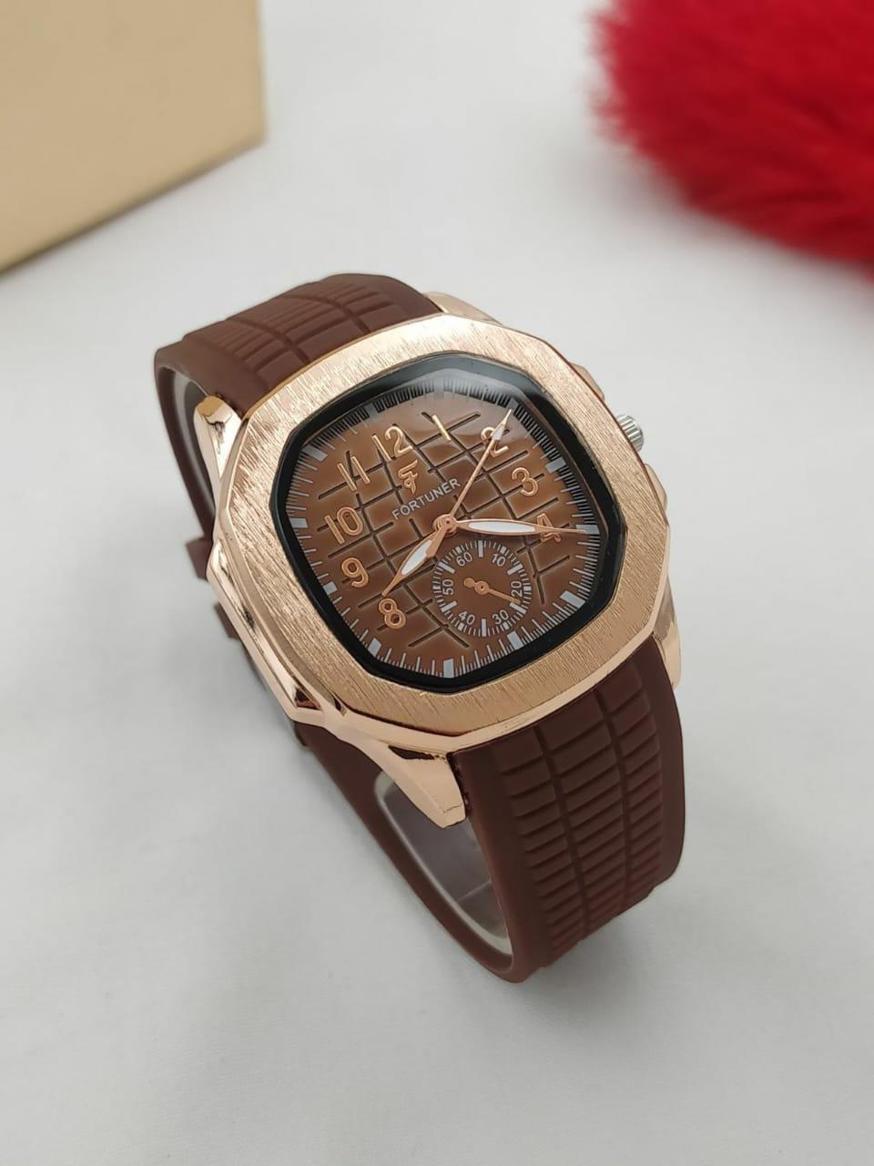 Men's Quartz Analog Watch - 1 Pc Square Design with Plain Rubber Strap. M