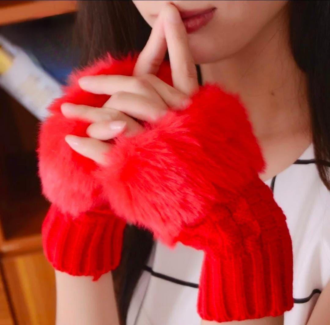 Cozy Multicolor Fur Lined Gloves - 2 Pcs for Women. M