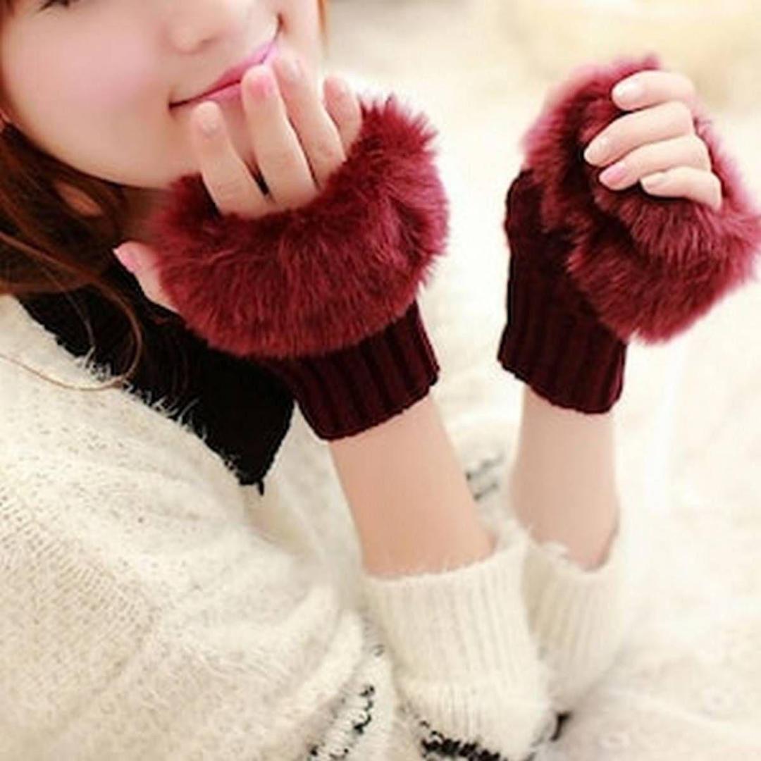 Cozy Multicolor Fur Lined Gloves - 2 Pcs for Women. M