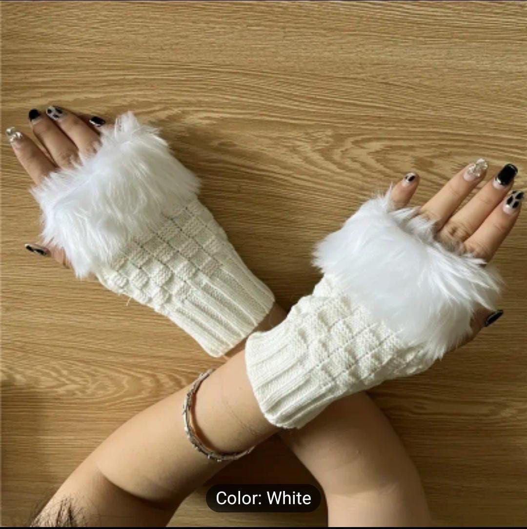 Cozy Multicolor Fur Lined Gloves - 2 Pcs for Women. M